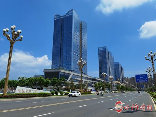 川东北金融中心（张小星 摄）.jpg